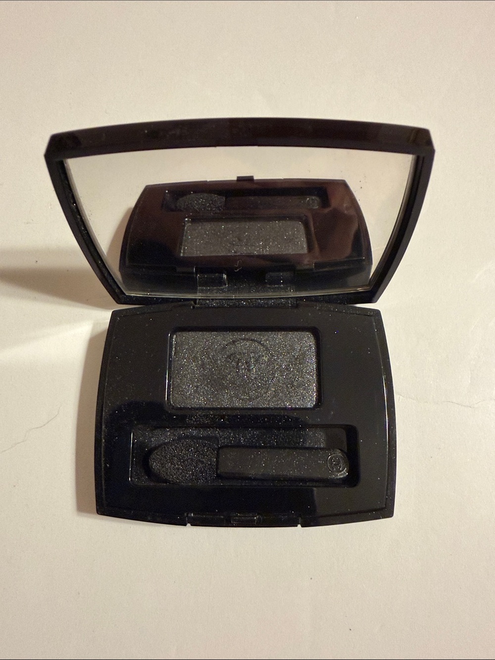 CHANEL Ombré Essentielle 69 Black Star Soft Touch Shimmer Eyeshadow 2g
